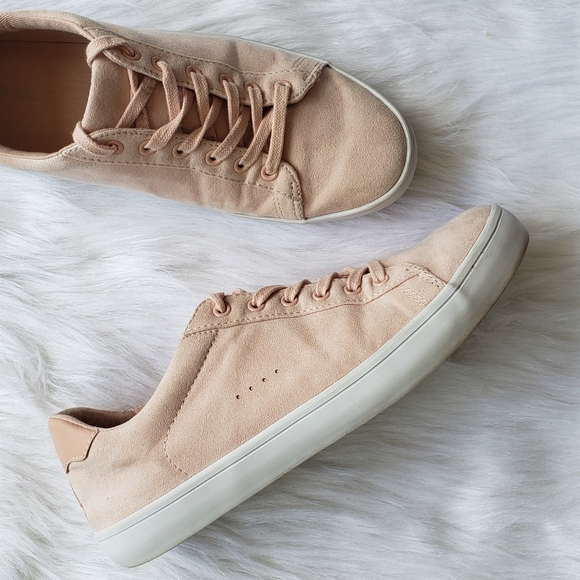 Old Navy Shoes - 🌸 Blush Pink Pacific Faux Suede Sneakers